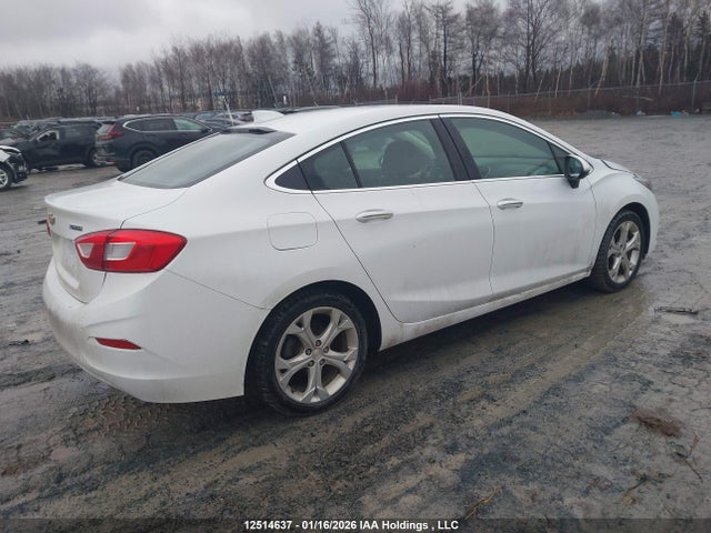 Chevrolet Cruze Premier Auto 2018 1G1BF5SM0J7227386 Image 4