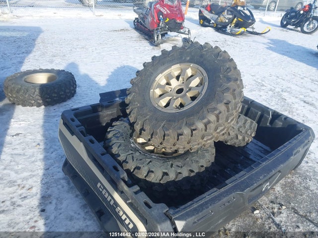 3JBUVAX43SK007153 Can-Am Defender Limited Cab Hd10
