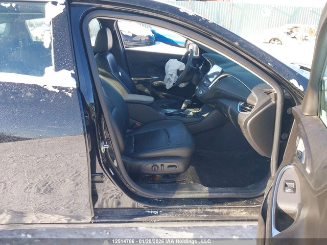 1G1ZD5STXJF110450 Chevrolet MALIBU LT