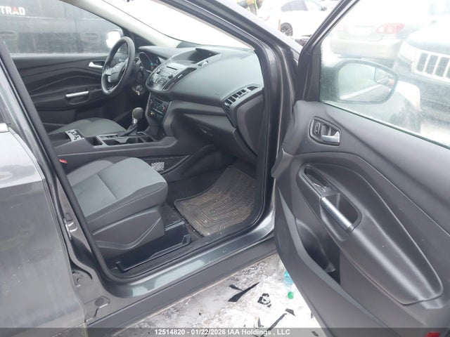 1FMCU0GD6HUA55143 Ford ESCAPE SE