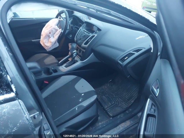 1FADP3F29EL101010 Ford FOCUS SE