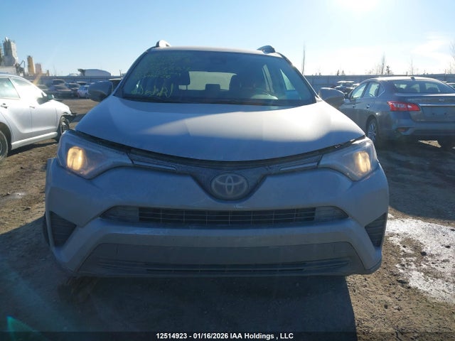 Toyota RAV4 LE 2018 2T3BFREV7JW854884 Image 13