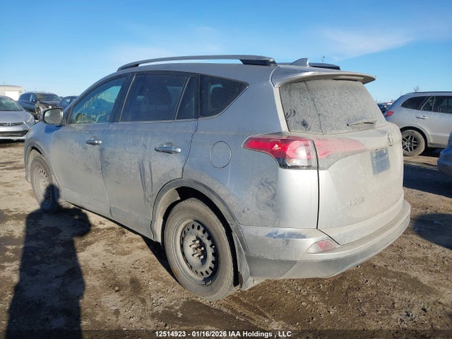 Toyota RAV4 LE 2018 2T3BFREV7JW854884 Image 3