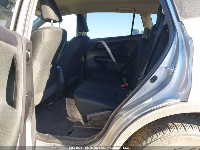 Toyota RAV4 LE 2018 2T3BFREV7JW854884 Image 8