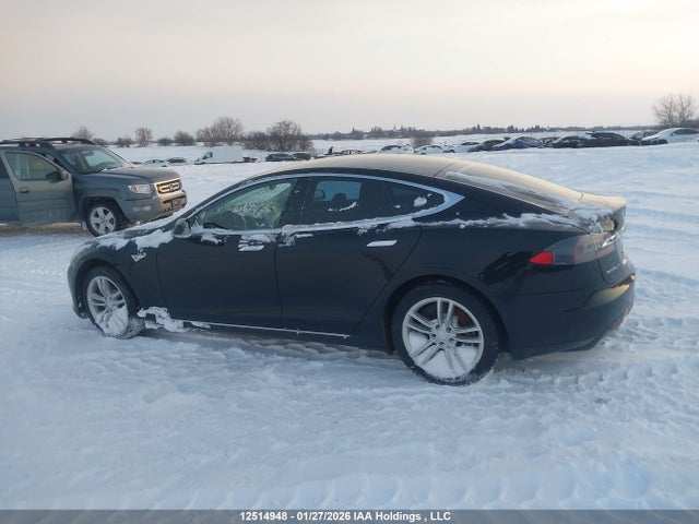12514948 :رقم المزاد ، 5YJSA1H10EFP35563 vin ، 2014 Tesla Model S مزاد بيع