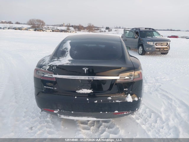 12514948 :رقم المزاد ، 5YJSA1H10EFP35563 vin ، 2014 Tesla Model S مزاد بيع