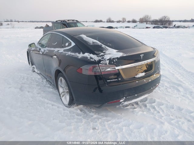 12514948 :رقم المزاد ، 5YJSA1H10EFP35563 vin ، 2014 Tesla Model S مزاد بيع