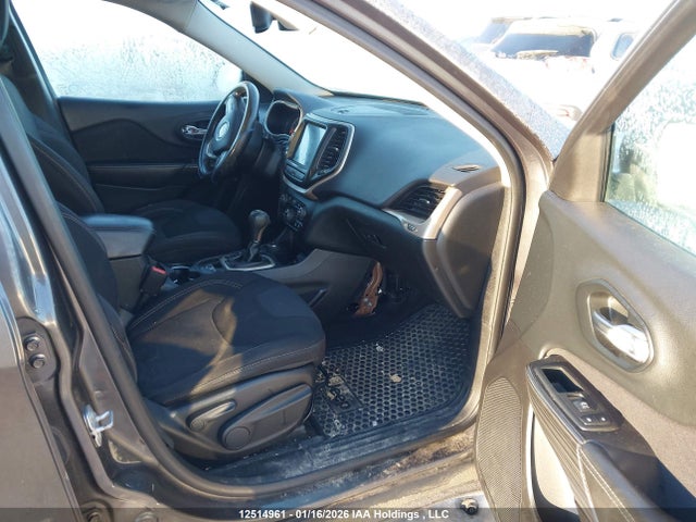 1C4PJMCS6FW513727 Jeep Cherokee North