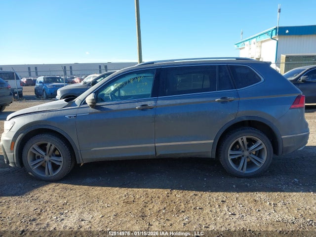 Продажа на аукционе авто 2021 Volkswagen Tiguan Sel Premium R-line, vin: 3VV4B7AX8MM130760, номер лота: 12514976