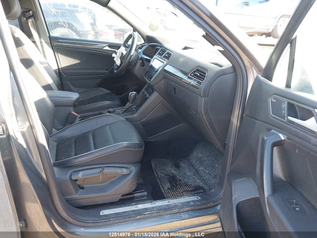 Продажа на аукционе авто 2021 Volkswagen Tiguan Sel Premium R-line, vin: 3VV4B7AX8MM130760, номер лота: 12514976