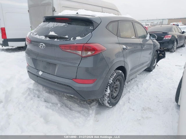 KM8J23A46HU278662 Hyundai TUCSON SE
