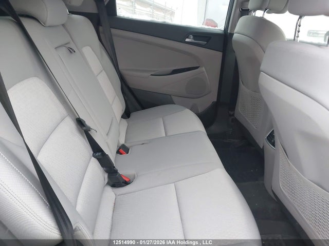 KM8J23A46HU278662 Hyundai TUCSON SE