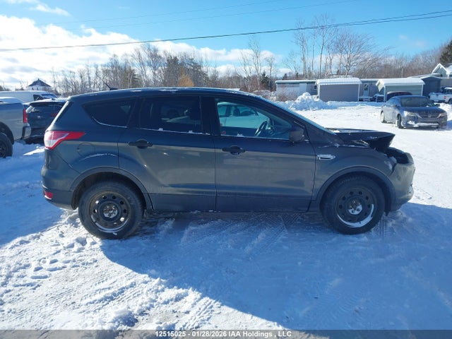 1FMCU0F71FUA20678 Ford ESCAPE S