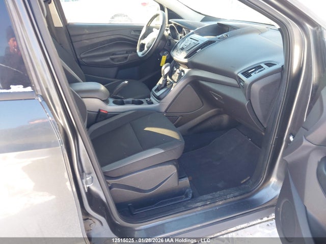 1FMCU0F71FUA20678 Ford ESCAPE S