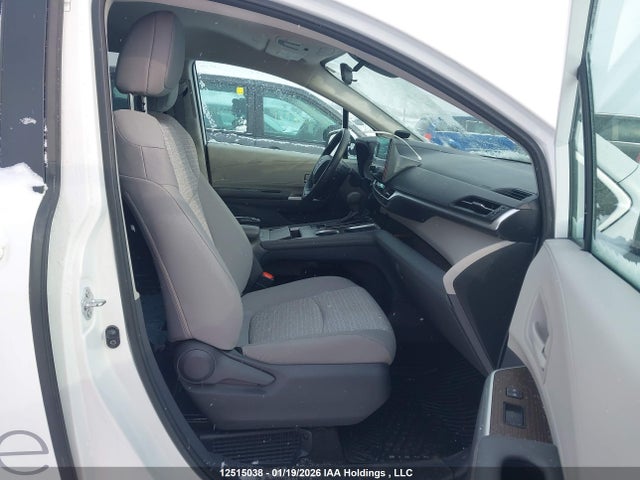12515038 :رقم المزاد ، 5TDGRKEC0MS012560 vin ، 2021 Toyota Sienna Le/xle/xse/limited/platinum مزاد بيع