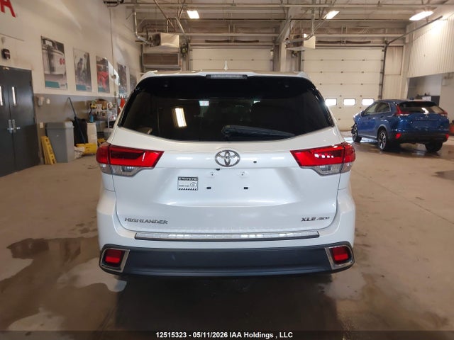 5TDJZRFH9KS579646 Toyota Highlander Xle
