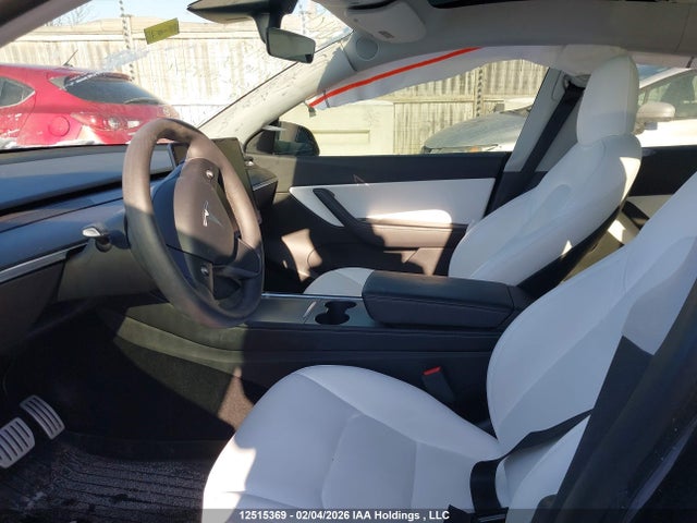 7SAYGDEF3NF381986 Tesla Model Y
