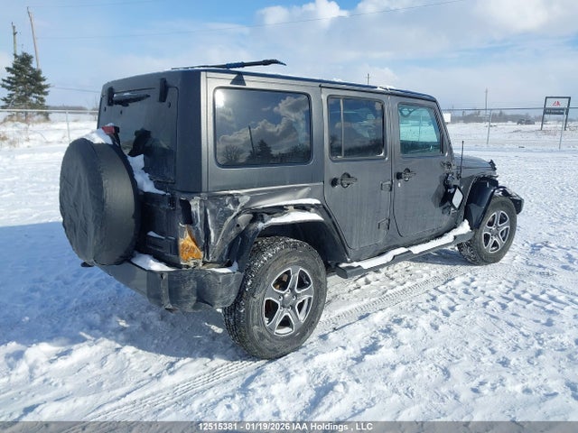 1C4BJWEG4JL885320 Jeep Wrangler Unlimited Sahara
