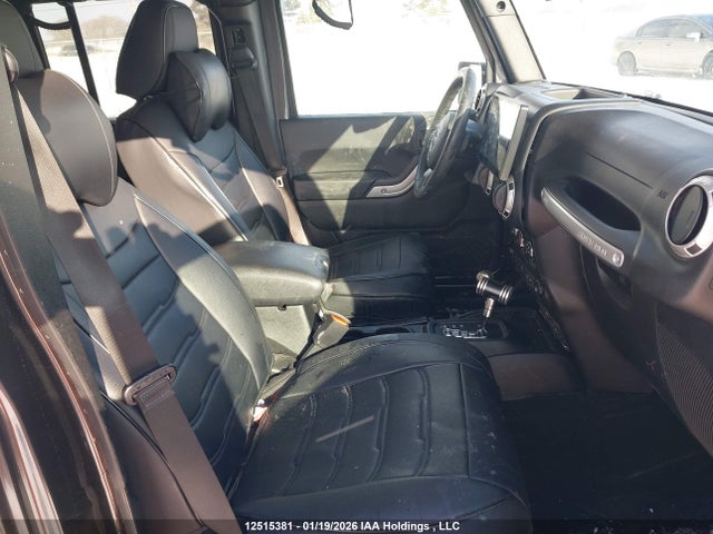 1C4BJWEG4JL885320 Jeep Wrangler Unlimited Sahara
