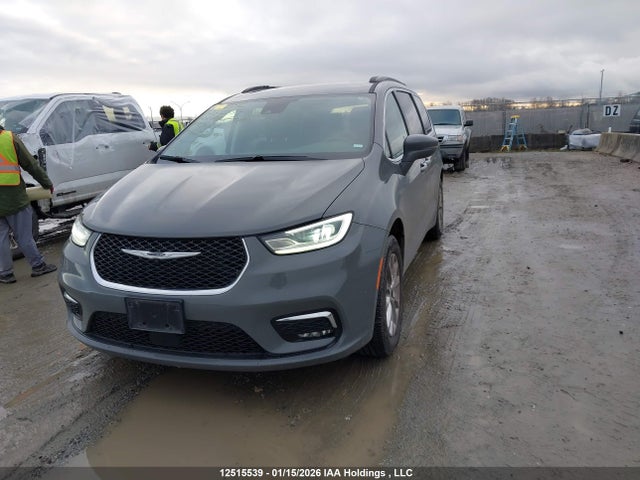 2C4RC3BG0NR214073 Chrysler Pacifica Touring L