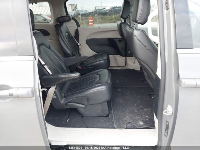 2C4RC3BG0NR214073 Chrysler Pacifica Touring L