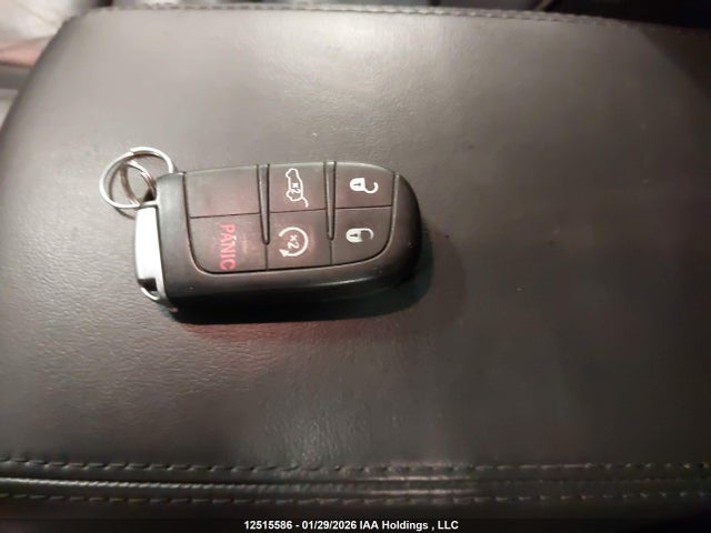 1C4RJFCG9MC748573 Jeep Grand Cherokee Overland