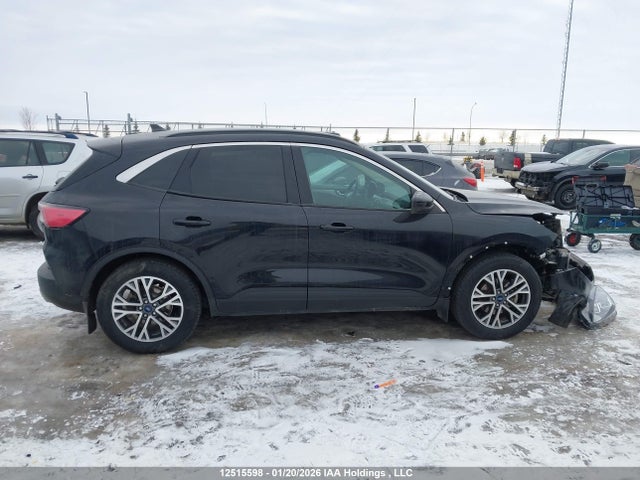 1FMCU9H62LUB21118 Ford ESCAPE SEL