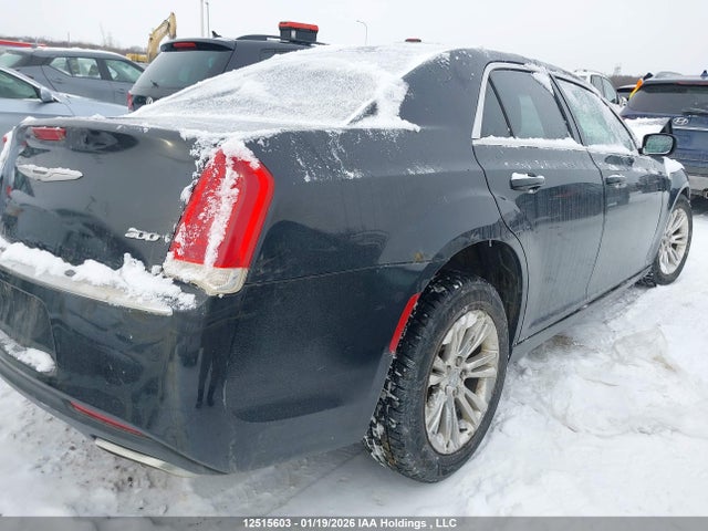 2C3CCAAG6FH813857 Chrysler 300 Touring