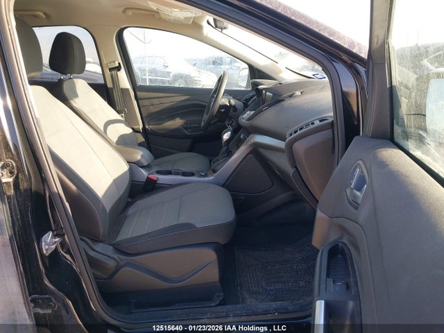 1FMCU0GX7GUA34052 Ford ESCAPE SE