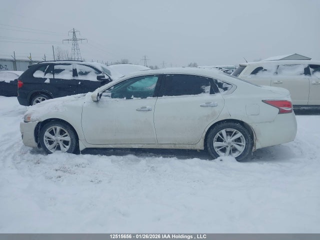 Nissan Altima 2015 1N4AL3AP1FN906037 Image 14