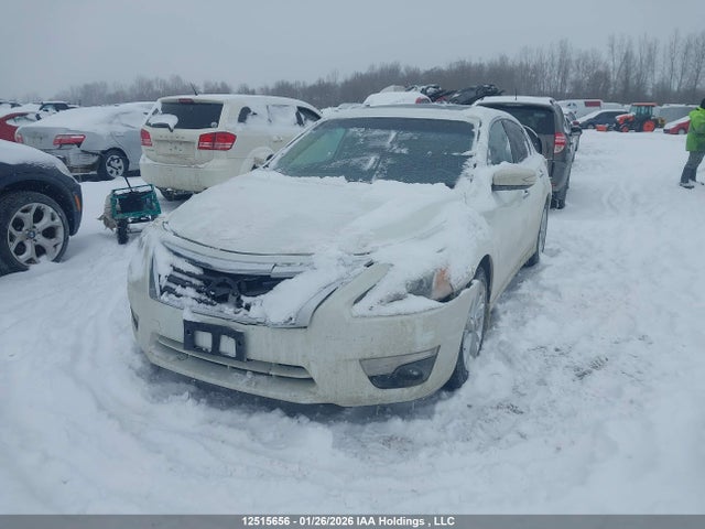 Nissan Altima 2015 1N4AL3AP1FN906037 Image 2