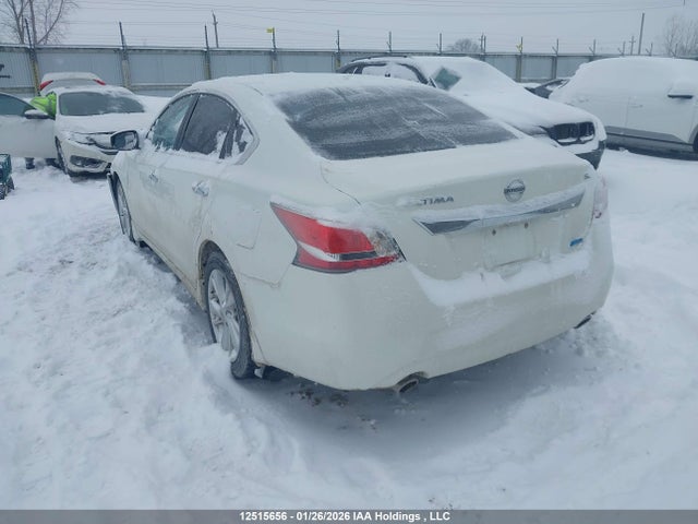 Nissan Altima 2015 1N4AL3AP1FN906037 Image 3