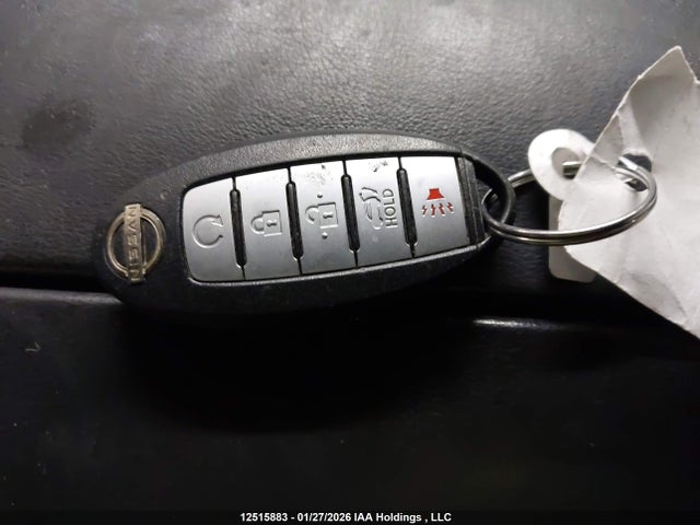 JN8BT3DD6NW273631 Nissan Rogue