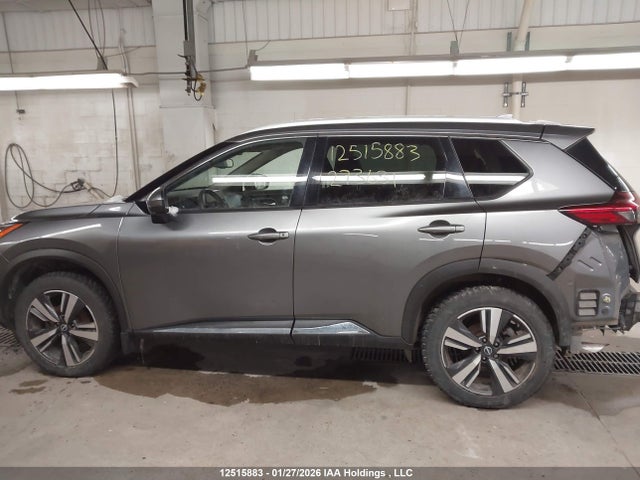 JN8BT3DD6NW273631 Nissan Rogue