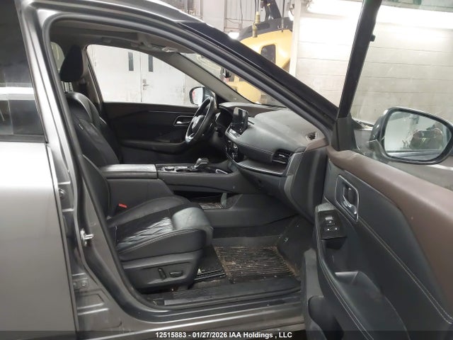 JN8BT3DD6NW273631 Nissan Rogue