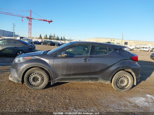 JTNKHMBXXK1048004 Toyota C-HR XLE