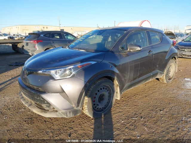 JTNKHMBXXK1048004 Toyota C-HR XLE