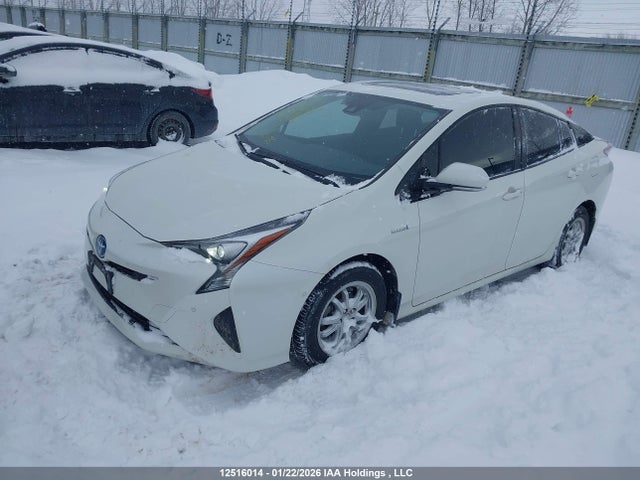 Toyota Prius Technology 2018 JTDKARFU8J3068101 Image 2