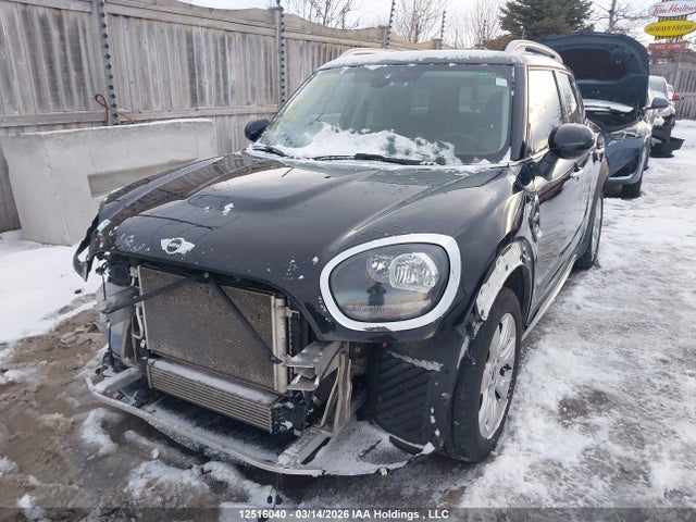 Mini Countryman Cooper 2018 WMZYV5C30J3E03096 Image 2