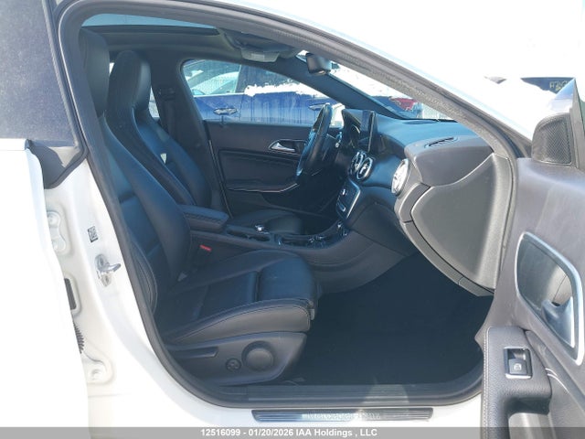 WDDSJ4GB0HN401122 Mercedes-Benz CLA 250 4MATIC