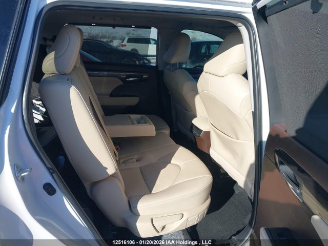 5TDDZRBH0NS254603 Toyota Highlander Limited