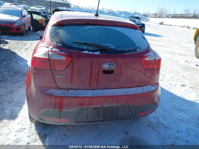12516173 :رقم المزاد ، KNADM5A34F6978743 vin ، 2015 Kia Rio مزاد بيع