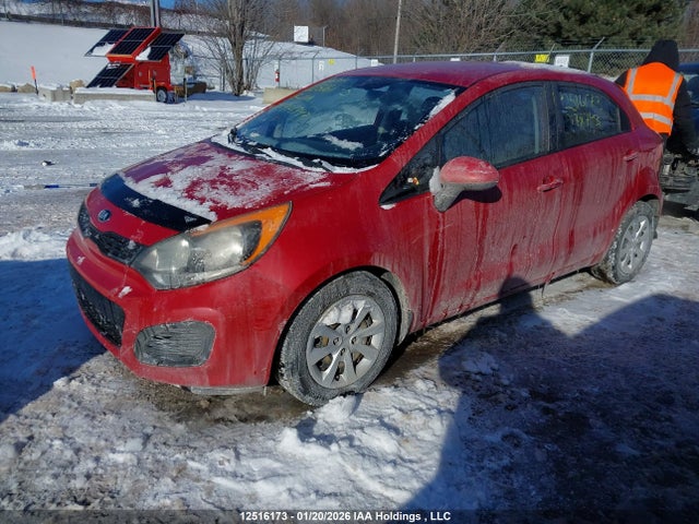 12516173 :رقم المزاد ، KNADM5A34F6978743 vin ، 2015 Kia Rio مزاد بيع