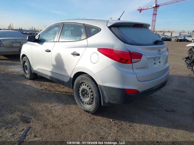 KM8JT3AF8FU995656 Hyundai Tucson Gl
