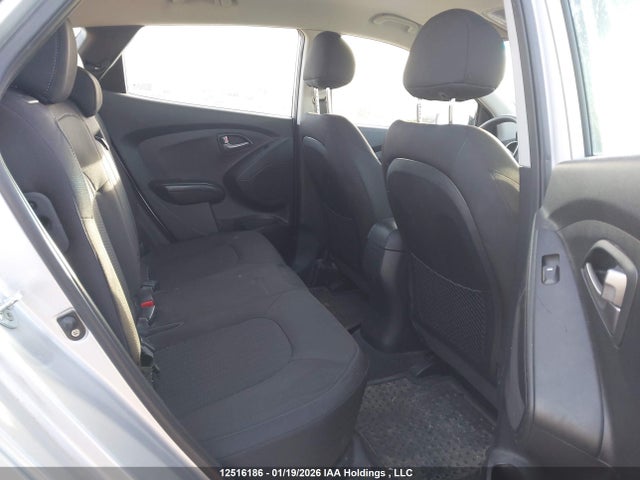 KM8JT3AF8FU995656 Hyundai Tucson Gl