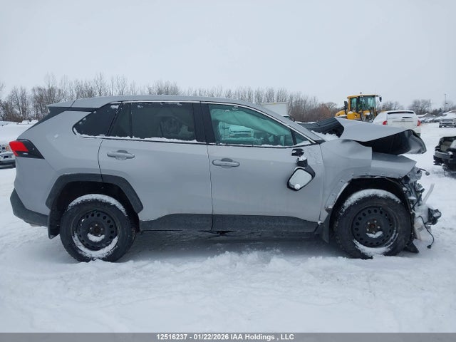 2T3B1RFV6RC444684 Toyota RAV4 LE