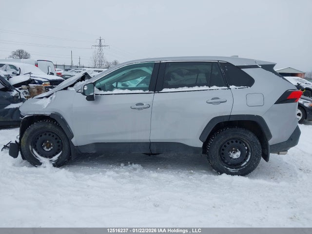 2T3B1RFV6RC444684 Toyota RAV4 LE