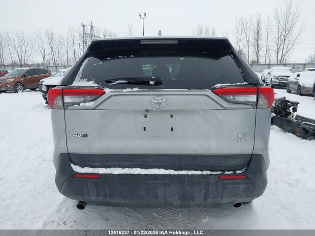 2T3B1RFV6RC444684 Toyota RAV4 LE
