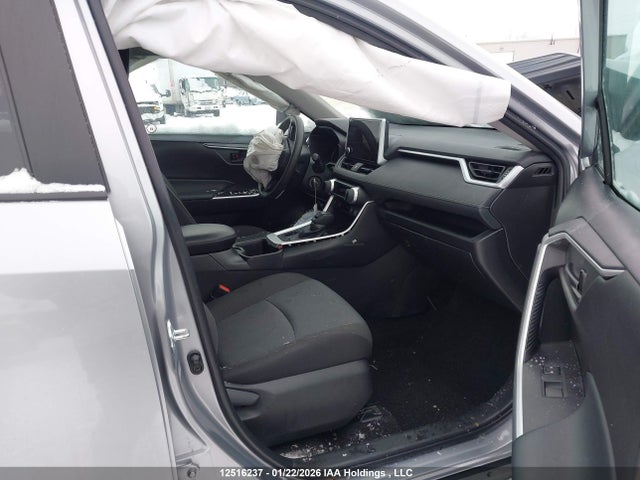2T3B1RFV6RC444684 Toyota RAV4 LE