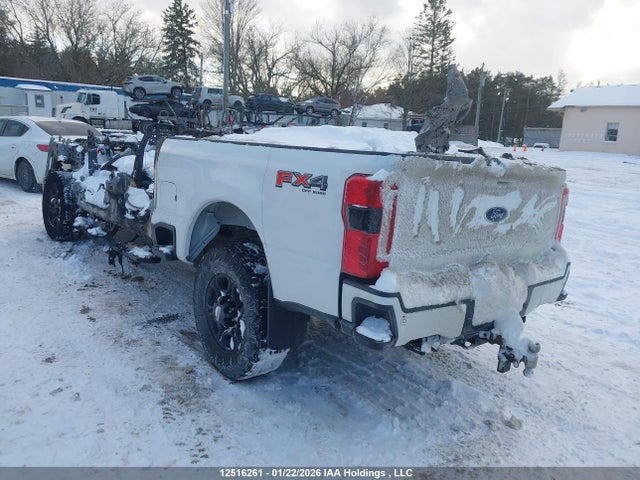 Ford F-350 Xlt 2023 1FT8W3BT7PED36672 Image 3